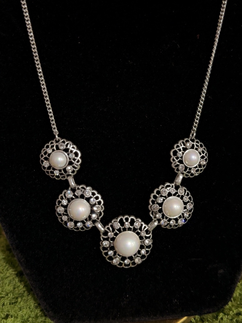 Classic Silver Pearl Filigree Necklace - Women Jewelry. Silver Plated
